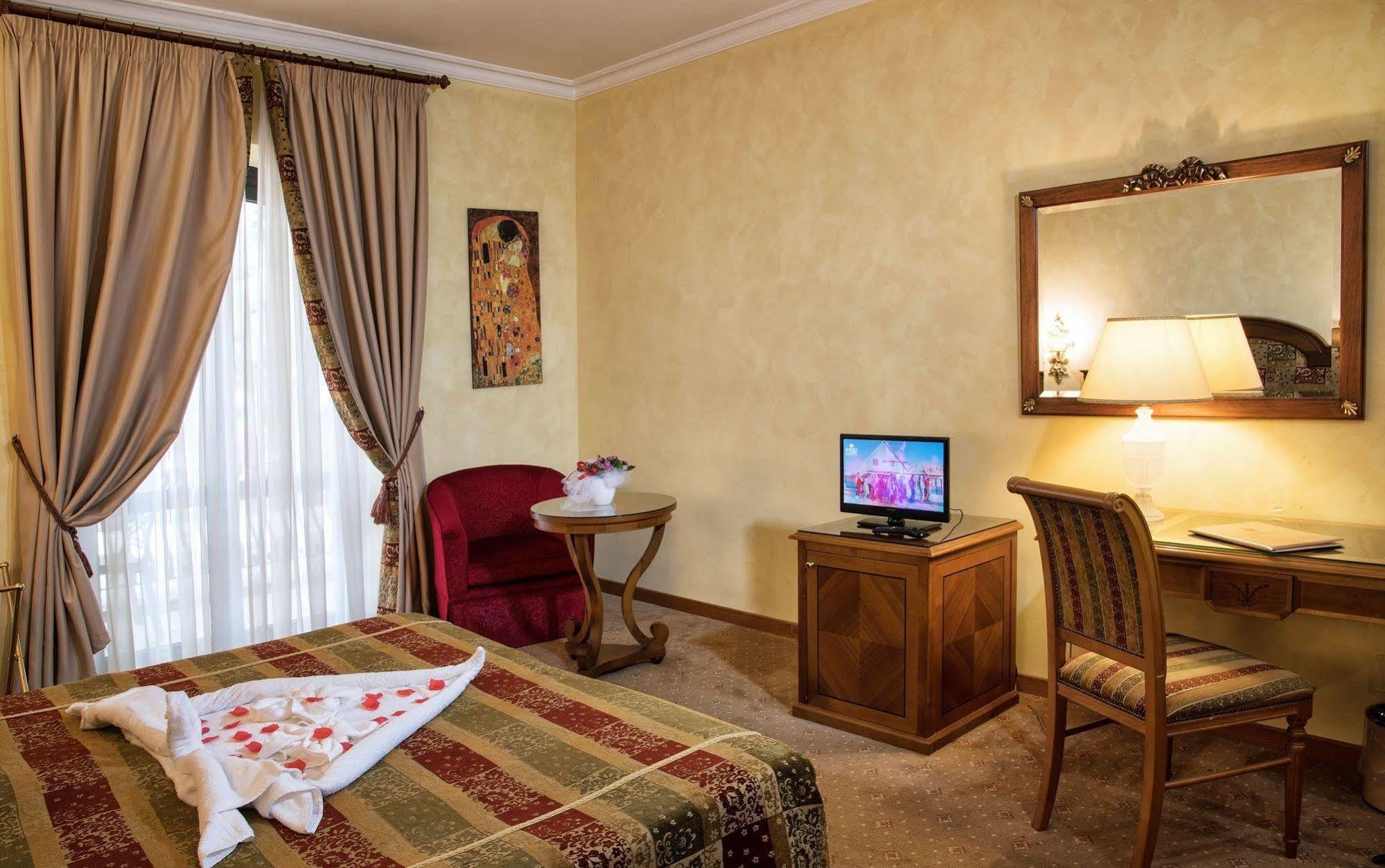 מרינו Grand Hotel Helio Cabala מראה חיצוני תמונה